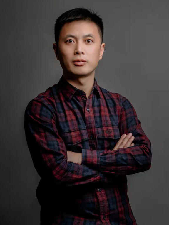 江鵬（國(guó)瓷紅葉畫(huà)院研究員）