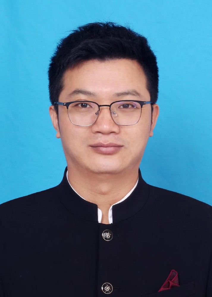 廖邦建（國(guó)瓷紅葉畫(huà)院高級(jí)畫(huà)師）